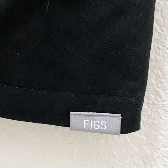 FIGS W20SW1032 Black Inala Slim Scrub Top Size M - Picture 10 of 15